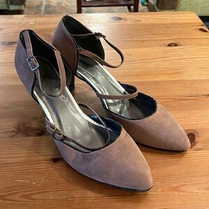 Barefoot Tess BFT tan suede pumps size 11